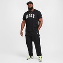 Camiseta Nike Sportswear Club - Masculina - Foto 10