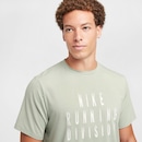 Camiseta Nike Dri-Fit Rise365 - Masculina - Foto 3