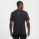 Camiseta Nike Dri-Fit Rise365 - Masculina - Foto 2