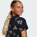 Camiseta Cropped adidas Seasonal Essentials Logo Celebration - Infantil - Foto 7