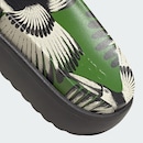 Chinelo adidas Adilette Platform - Feminina - Foto 9