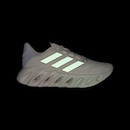 Tênis adidas Switch Fwd 2 - Feminino - Foto 4