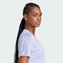 Camiseta adidas Own The Run Três Listras - Feminina - Foto 6