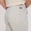 Calça New Balance Essentials Feminina - Foto 7