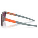 Óculos de Sol Oakley Actuator Matte Transparent Grey Ink 557 - Foto 2