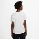 Camiseta Nike Sportswear Club - Feminina - Foto 2