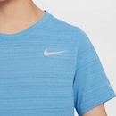 Camiseta Nike Dri-FIT Miler - Infantil - Foto 4