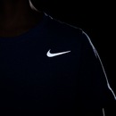 Camiseta Nike Dri-FIT Miler - Infantil - Foto 8