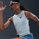 Camiseta Nike One Swoosh - Feminina - Foto 3