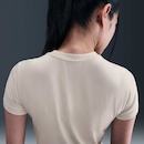 Camiseta Nike Sportswear Chill Knit Cropped - Feminina - Foto 3