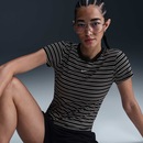 Camiseta Nike Sportswear Chill Knit - Feminina - Foto 3