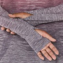 Camiseta Manga Longa Asics - Feminina - Foto 6