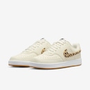 Tênis NikeCourt Vision GFX - Feminino - Foto 5