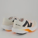 Tênis New Balance Fuelcell Rebel V4 - Feminino - Foto 3