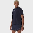 Camiseta Asics Crew - Masculina - Foto 3