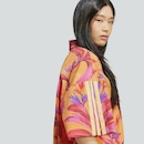 Camisa adidas Premium X Farm - Feminina - Foto 8