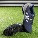 Chuteira Society Umbro Attak Eternal - Adulto - Foto 10