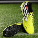 Chuteira de Campo Umbro Action - Adulto - Foto 8