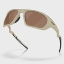 Óculos de Sol Oakley Unissex Lateralis Matte Sand Tungsten Iridium Polarized - Foto 2
