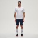 Camiseta Umbro Essential Ii - Masculina - Foto 4