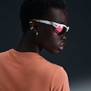 Camiseta Nike Sportswear Essentials Feminina - Foto 4