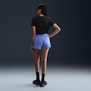 Camiseta Nike Sportswear Club Essential - Feminina - Foto 5