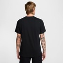 Camiseta Nike Sportswear OC - Masculina - Foto 2