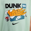 Camiseta Nike Sportswear Dunk - Infantil - Foto 3