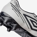 Chuteira de Campo Umbro Brave - Adulto - Foto 7