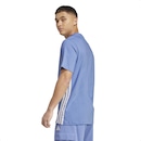 Camiseta Malha Simples Essentials Três Listras - adidas - Homem - Foto 2