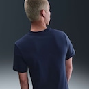 Camiseta Paris Saint-Germain Nike Crest Masculina - Foto 2