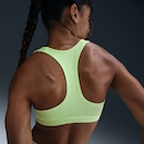 Top Fitness com Bojo Nike Média Sustentação Swoosh Sport - Foto 2