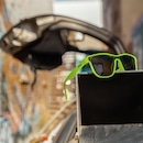 Óculos de Sol Unissex Goodr Naeon Flux Capacitor - Foto 4