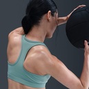 Top Nike Swoosh Feminino - Foto 2