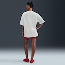 Camiseta Oversized Nike Sportswear Feminina - Foto 5