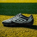 Chuteira de Campo Adulto Umbro Brave - Foto 2