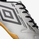 Chuteira de Futsal Adulto Umbro Brave + 1 par de Meião - Foto 6