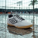 Chuteira de Futsal Adulto Umbro Brave + 1 par de Meião - Foto 8
