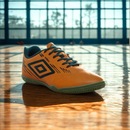 Chuteira de Futsal Adulto Umbro Brave + 1 par de Meião - Foto 2