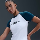 Camiseta Nike Sportswear Chill Knit Feminina - Foto 4