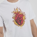 Camiseta Regular MCD Corazón En Llamas Masculina - Foto 3
