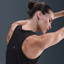 Regata Dri-FIT Nike Swoosh Feminina - Foto 2