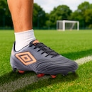 Chuteira de Campo Adulto Umbro Attak III - Foto 8