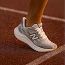 Tênis New Balance Fresh Foam Arishi V4 - Feminino - Foto 2