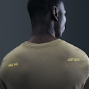 Camiseta Nike Sportswear Swoosh Masculina - Foto 4