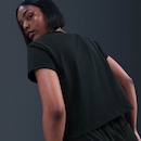 Camiseta Nike Sportswear Club Feminina - Foto 2