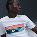 Camiseta Nike Sportswear Photo Masculina - Foto 3