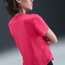 Camiseta Dri-FIT Nike Swoosh Feminina - Foto 2