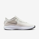 Tênis Nike Team Hustle Academy Masculino - Foto 1