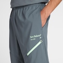 Calça New Balance Reimagined Woven Jogger Masculina - Foto 4